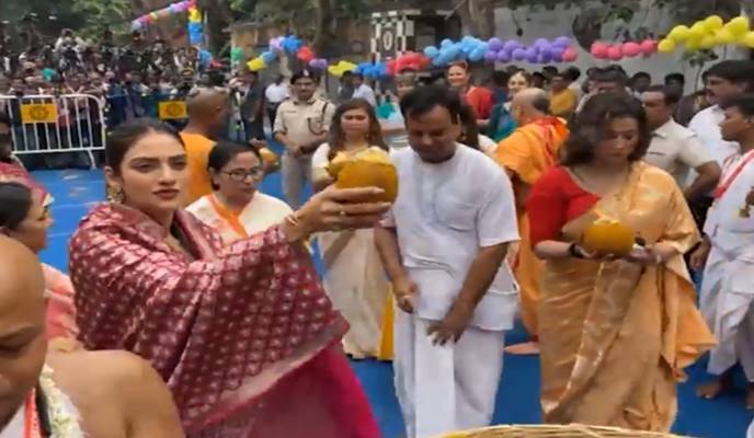 nusrat with mamata