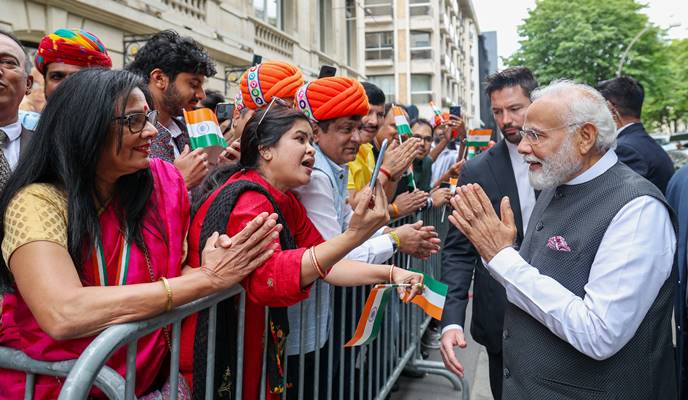 modi france paris