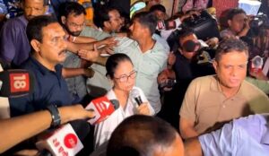 mamata banerjee at protest site rg kar issue kolkata